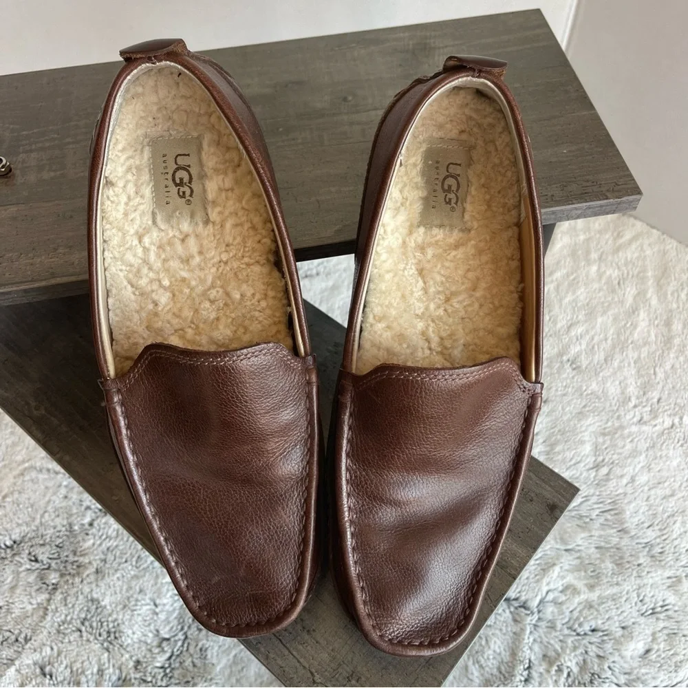 UGG Men’s Brown Leather Drivers Shoes Loafers 9